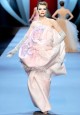 Christian Dior Haute Couture Proleće - Leto 2011
Za Galliana se ovih dana svašta priča, ali da niko nije pisnuo da ne zna da pravi visoku modu!