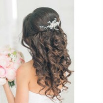 Romantik ili trendy frizure za venčanje?